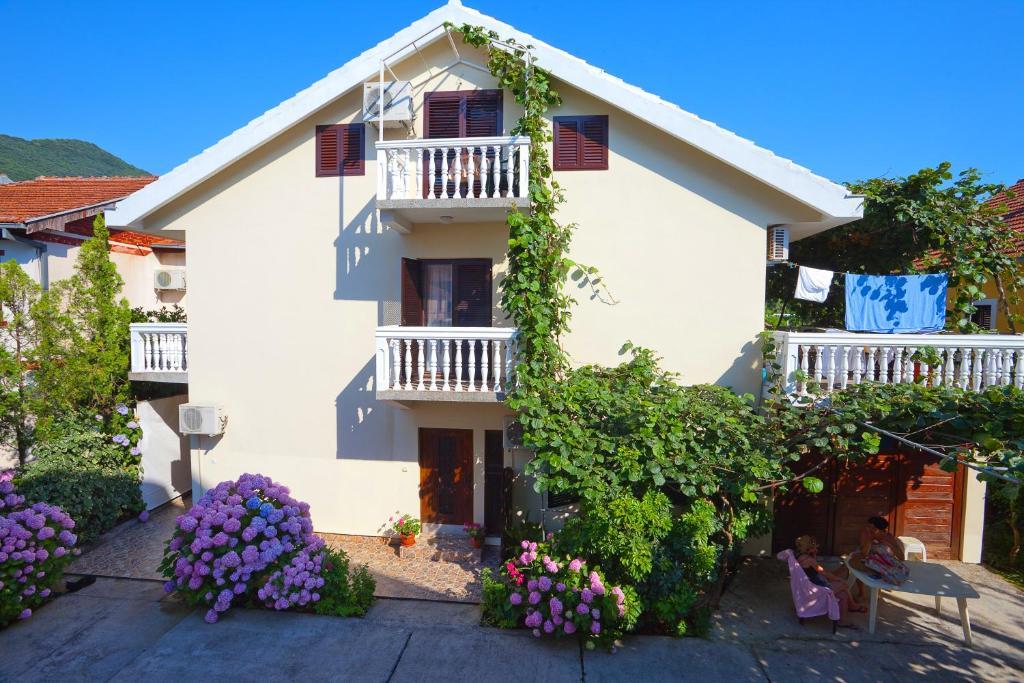 Apartments Ratkovic 티바트 객실 사진