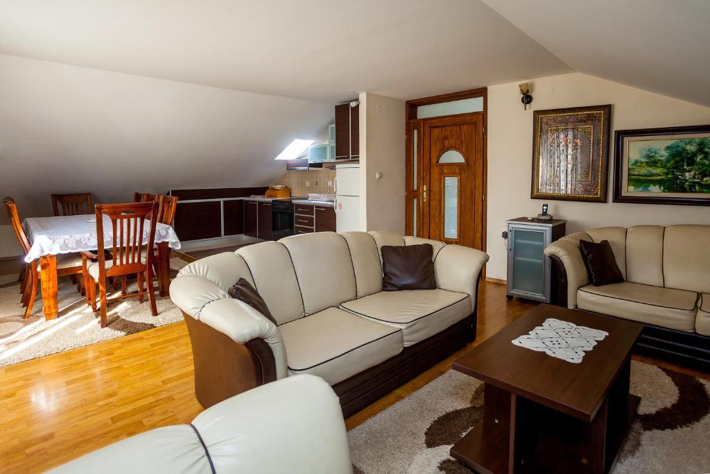 Apartments Ratkovic 티바트 외부 사진
