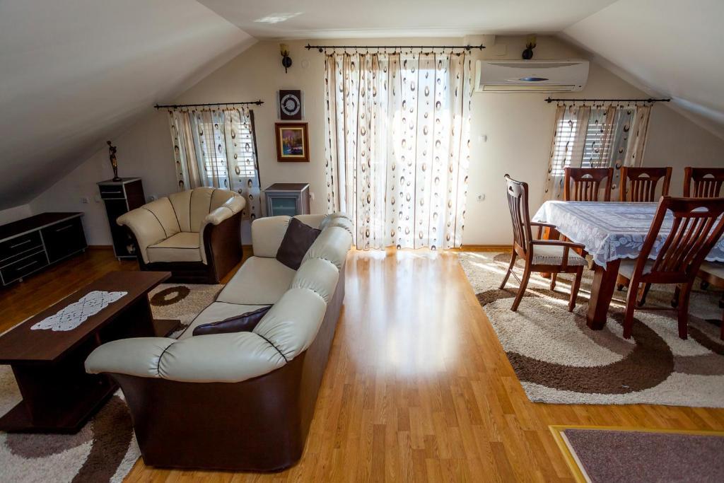 Apartments Ratkovic 티바트 외부 사진